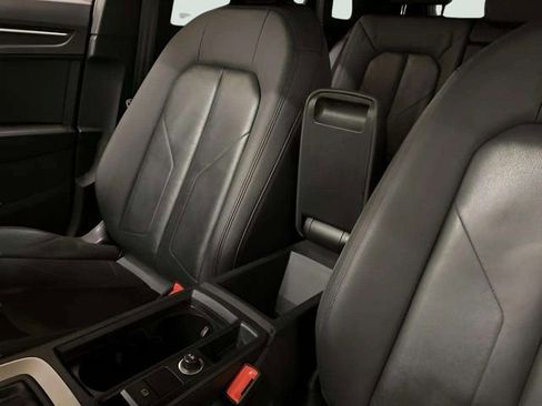 Used 2020 Audi Q3 2.0T Premium w/ Convenience Package image 8