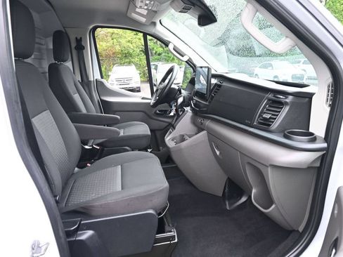 Used 2022 Ford Transit 250 Low Roof AWD image 26