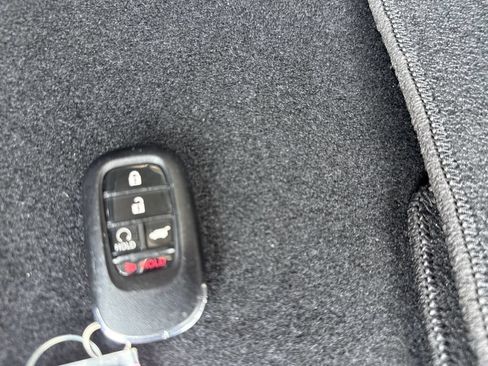 Certified 2025 Honda HR-V EX-L image 43