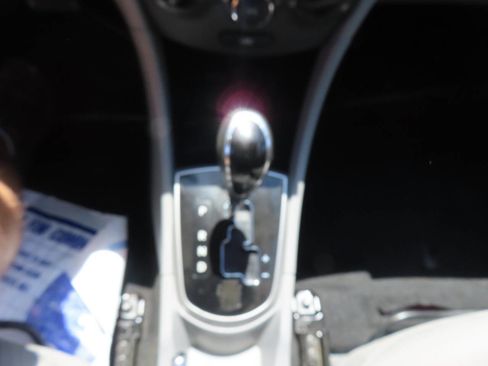 Used 2012 Hyundai Accent GLS w/ Premium Pkg 3 FWD image 27