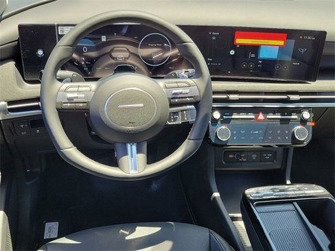 New 2025 Hyundai Tucson Limited image 3