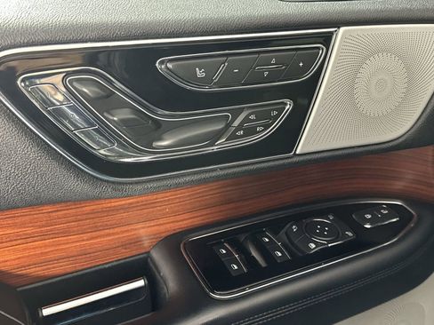 Used 2020 Lincoln Navigator Reserve w/ Equipment Group 208A Reserve image 17