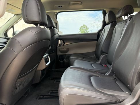 Used 2026 Kia Carnival FWD image 28