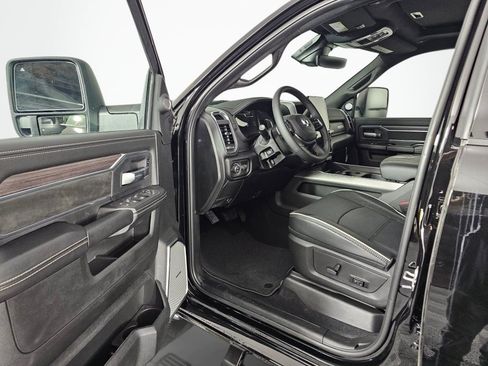 New 2026 RAM 2500 Laramie AWD/4WD image 22