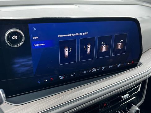 Used 2025 Chevrolet Tahoe LT image 27