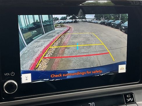 Used 2025 Toyota Camry SE image 31