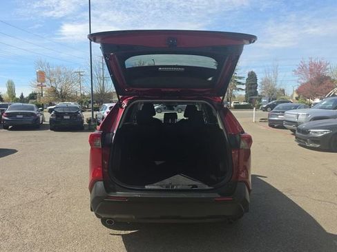 Used 2019 Toyota RAV4 LE w/ Carpet Mat Package AWD/4WD image 11