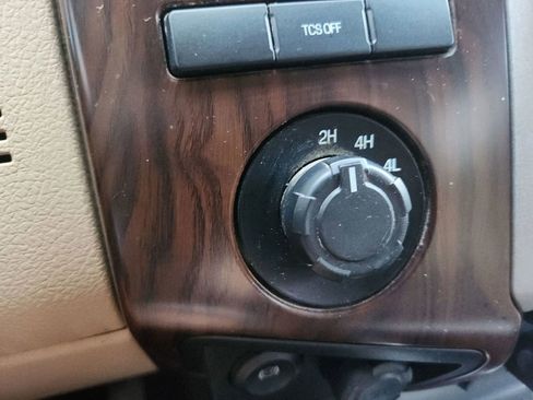 Used 2015 Ford F350 Lariat w/ Lariat Ultimate Package image 27