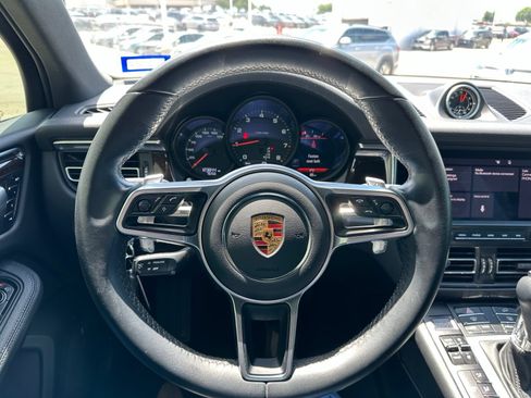 Used 2021 Porsche Macan AWD/4WD image 8