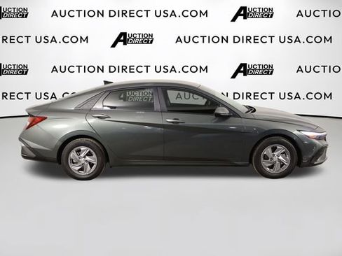 Used 2025 Hyundai Elantra SE FWD image 39