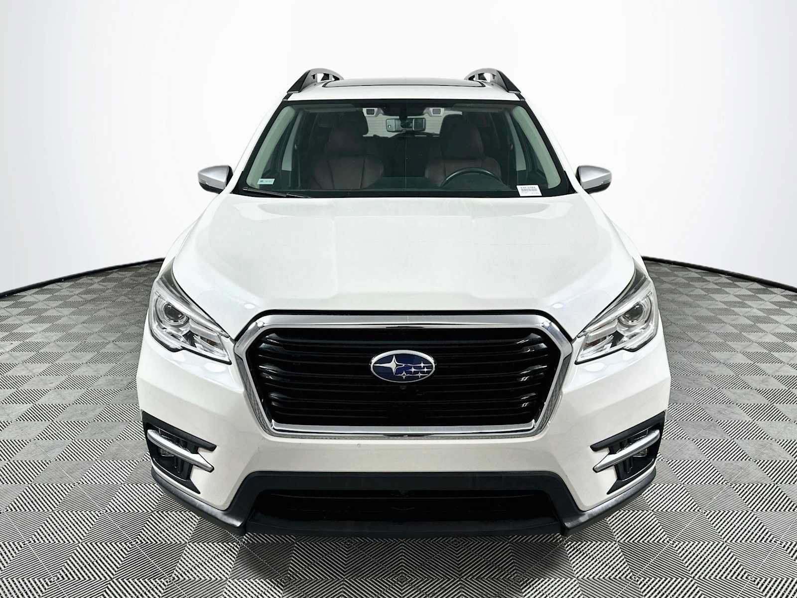 Used 2019 Subaru Ascent Touring AWD/4WD image 2