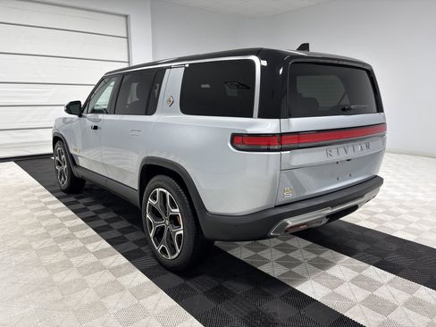 Used 2023 Rivian R1S Launch Edition image 3
