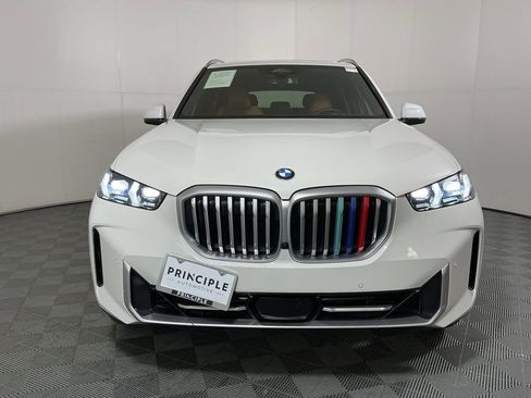 Certified 2024 BMW X5 xDrive40i w/ Premium Package AWD/4WD image 3