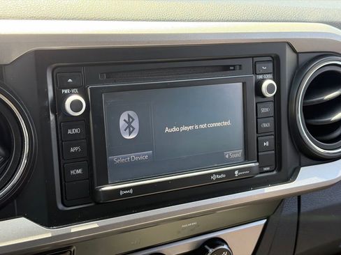 Used 2019 Toyota Tacoma SR5 RWD image 10