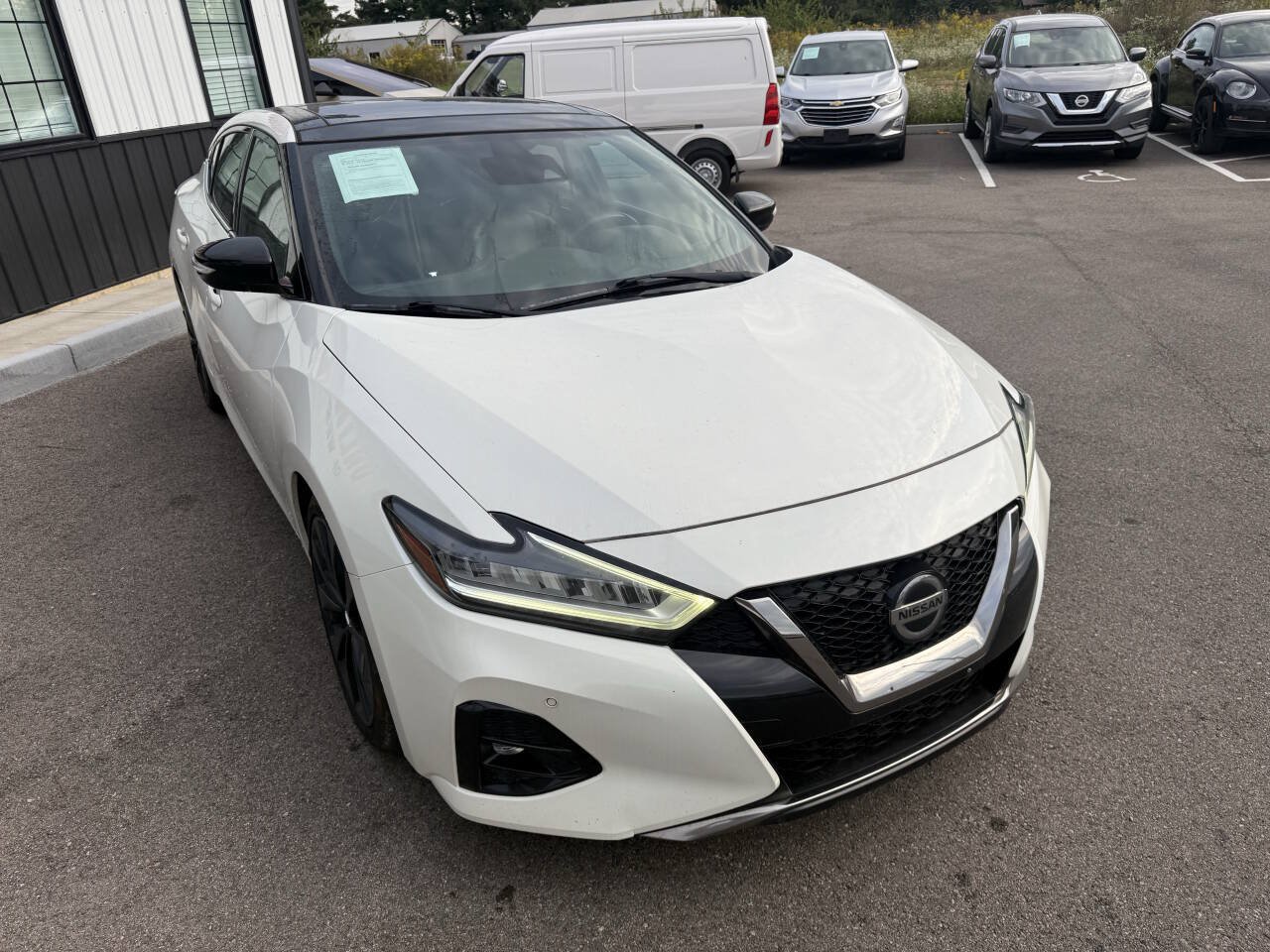 Used 2019 Nissan Maxima SR FWD image 4