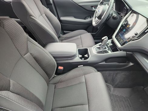 Used 2025 Subaru Outback Premium AWD/4WD image 10
