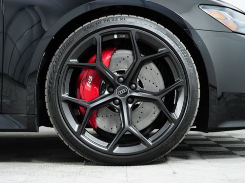 Used 2024 Audi RS 6 performance w/ Matte Carbon Package image 30