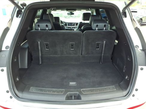 Used 2023 Buick Enclave Essence AWD/4WD image 20