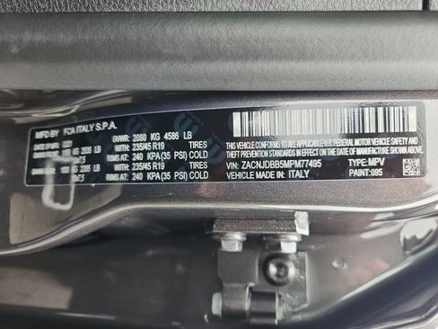 Used 2021 Jeep Renegade Latitude AWD/4WD image 25