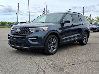 Certified 2024 Ford Explorer XLT w/ Equipment Group 202A
