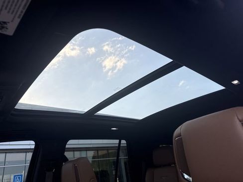 Certified 2025 Cadillac Escalade Premium Luxury w/ Touring Package AWD/4WD image 19