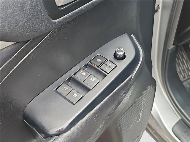 Used 2017 Toyota Highlander SE FWD image 10