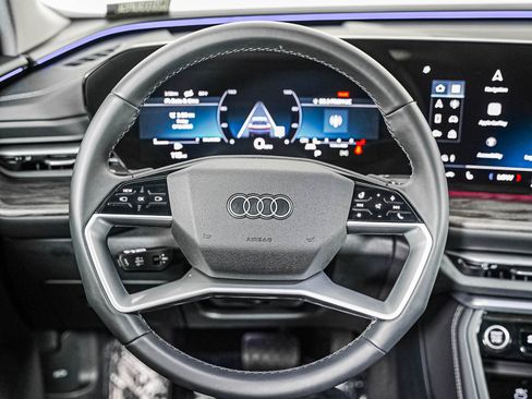 Certified 2025 Audi Q5 Premium w/ Convenience Package AWD/4WD image 12