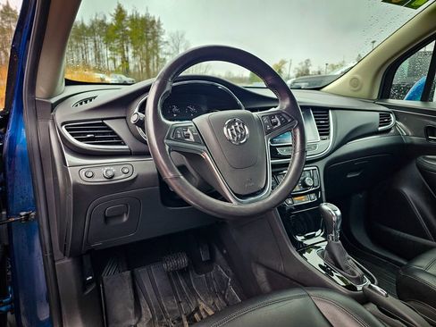 Used 2019 Buick Encore Essence w/ Experience Buick Package FWD image 12