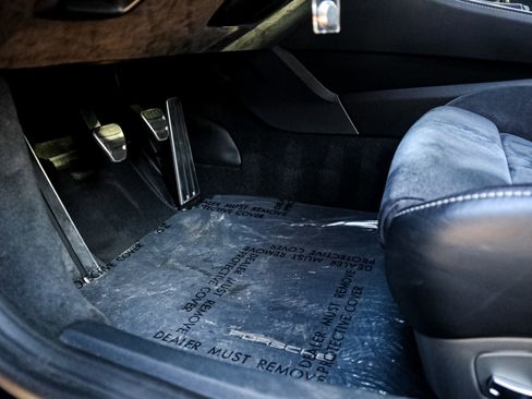 Used 2020 Porsche 718 Cayman GT4 image 16