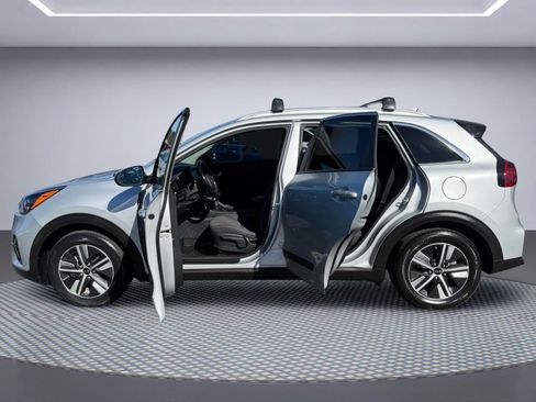 Used 2021 Kia Niro LXS FWD image 13