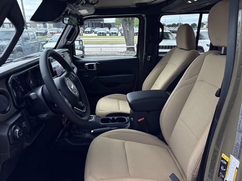 New 2026 Jeep Gladiator Sport AWD/4WD image 24