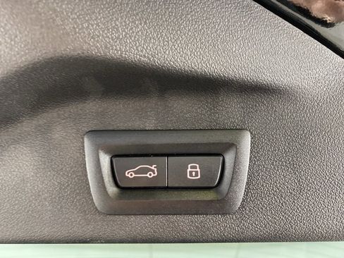 Certified 2025 BMW X7 M60i image 10