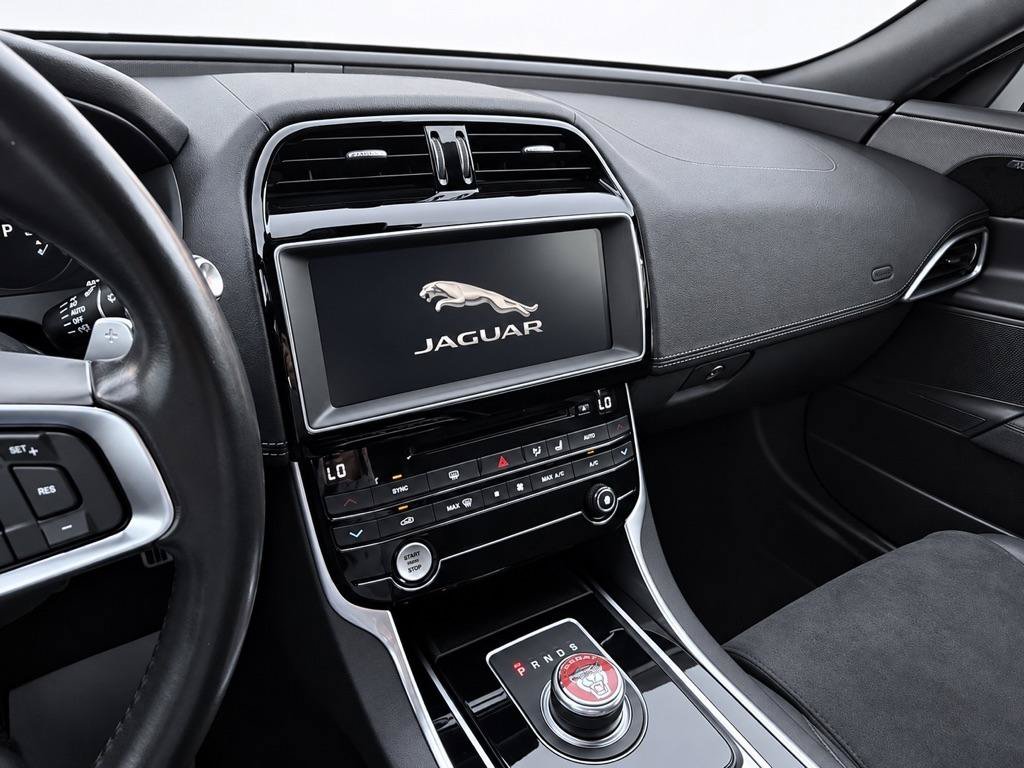 Used 2018 Jaguar XE S AWD/4WD image 11