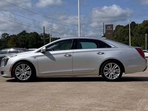 Used 2019 Cadillac XTS Luxury FWD image 12