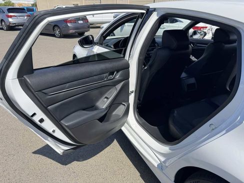 Used 2018 Honda Accord Sport image 19