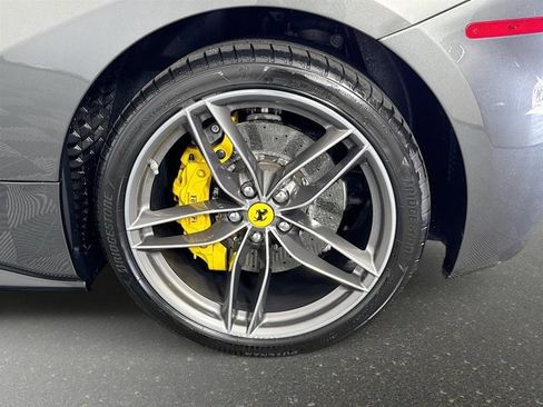 Used 2019 Ferrari 488 Spider image 25