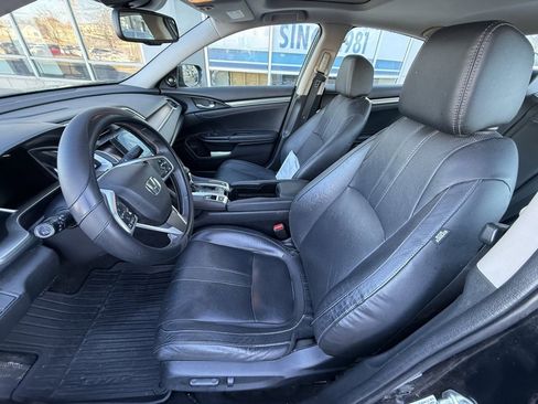 Used 2016 Honda Civic Touring image 10