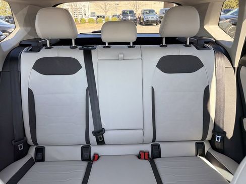 New 2026 Volkswagen Taos SE FWD image 29