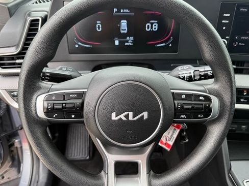 Used 2025 Kia Sportage LX FWD image 15