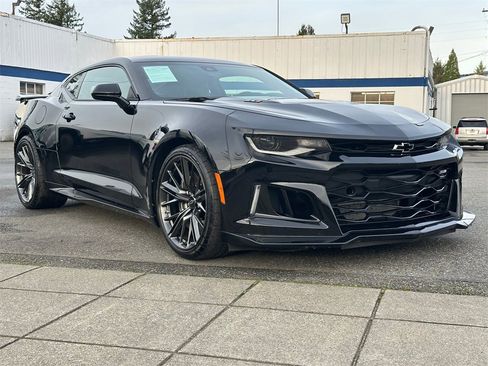 Used 2021 Chevrolet Camaro ZL1 image 4