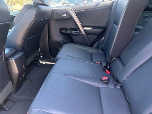 Used 2017 Toyota RAV4 SE image 26