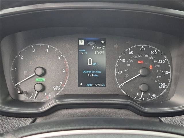 Used 2023 Toyota Corolla SE w/ SE Package FWD image 11