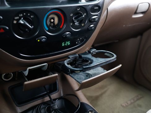 Used 2004 Toyota Tundra Limited image 31