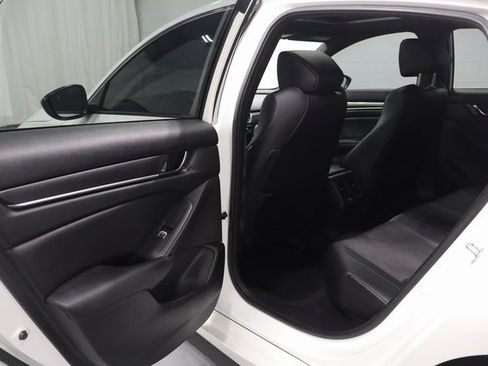 Used 2021 Honda Accord Sport image 12