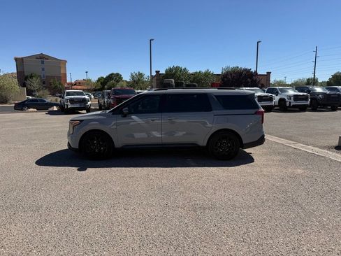 Used 2025 Kia Carnival SX FWD image 8