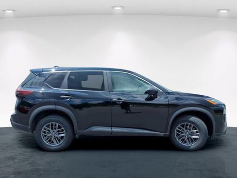Used 2024 Nissan Rogue S AWD/4WD image 7