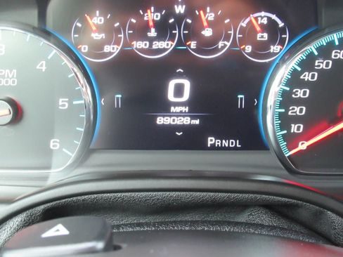 Used 2018 Chevrolet Tahoe Premier AWD/4WD image 34