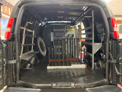 Used 2018 Chevrolet Express 2500 w/ Driver Convenience Package RWD image 14