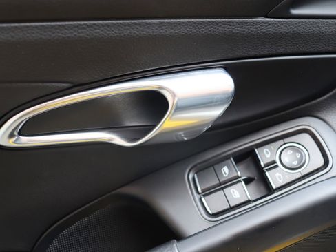 Used 2019 Porsche 718 Boxster RWD image 20