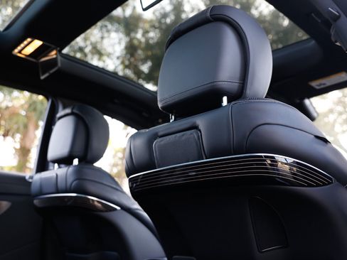 Used 2017 Mercedes-Benz Maybach S 550 4MATIC image 27